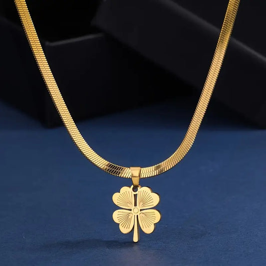 A classic and fashionable light luxury stainless steel snake bone chain.