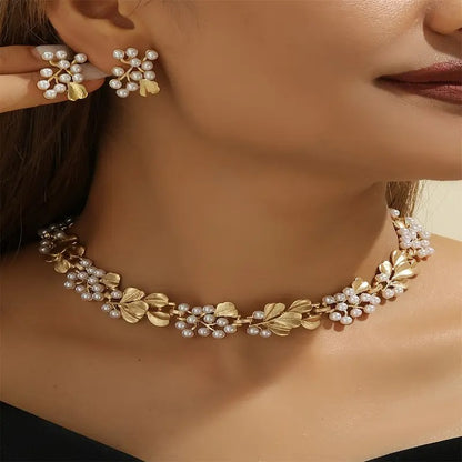 Vintage Fashion European and American Style Imitation Pearl Necklace Set.