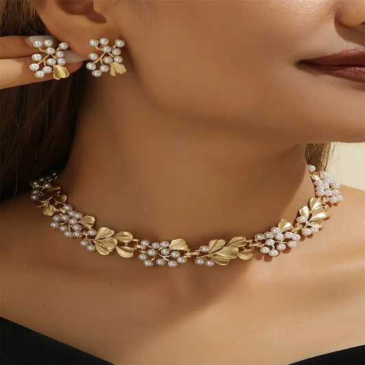 Vintage Fashion European and American Style Imitation Pearl Necklace Set.