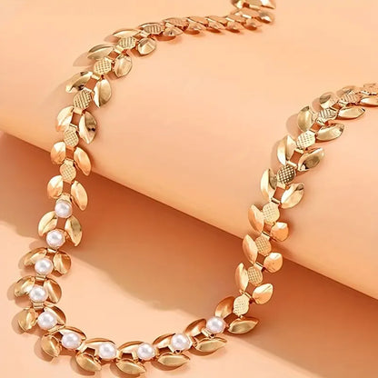 Elegant Golden-Tone Wheat Ear Choker Necklace with Faux Pearls.