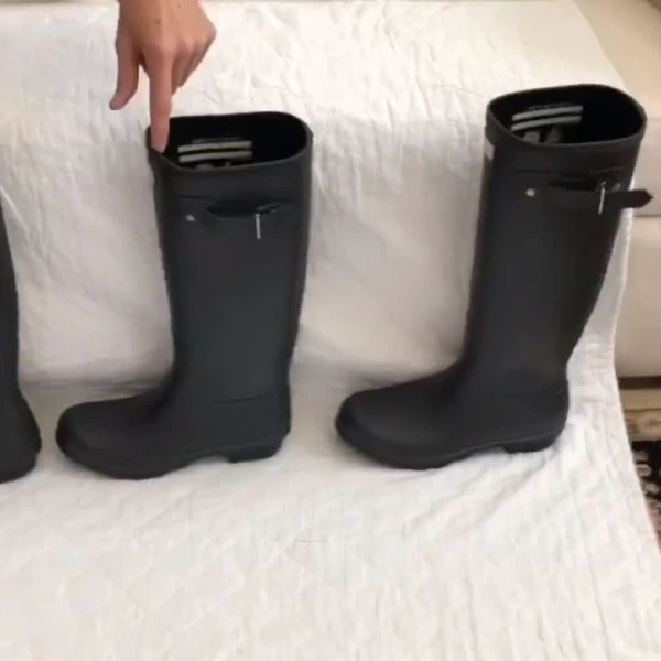 do hunter boots stretch with wear